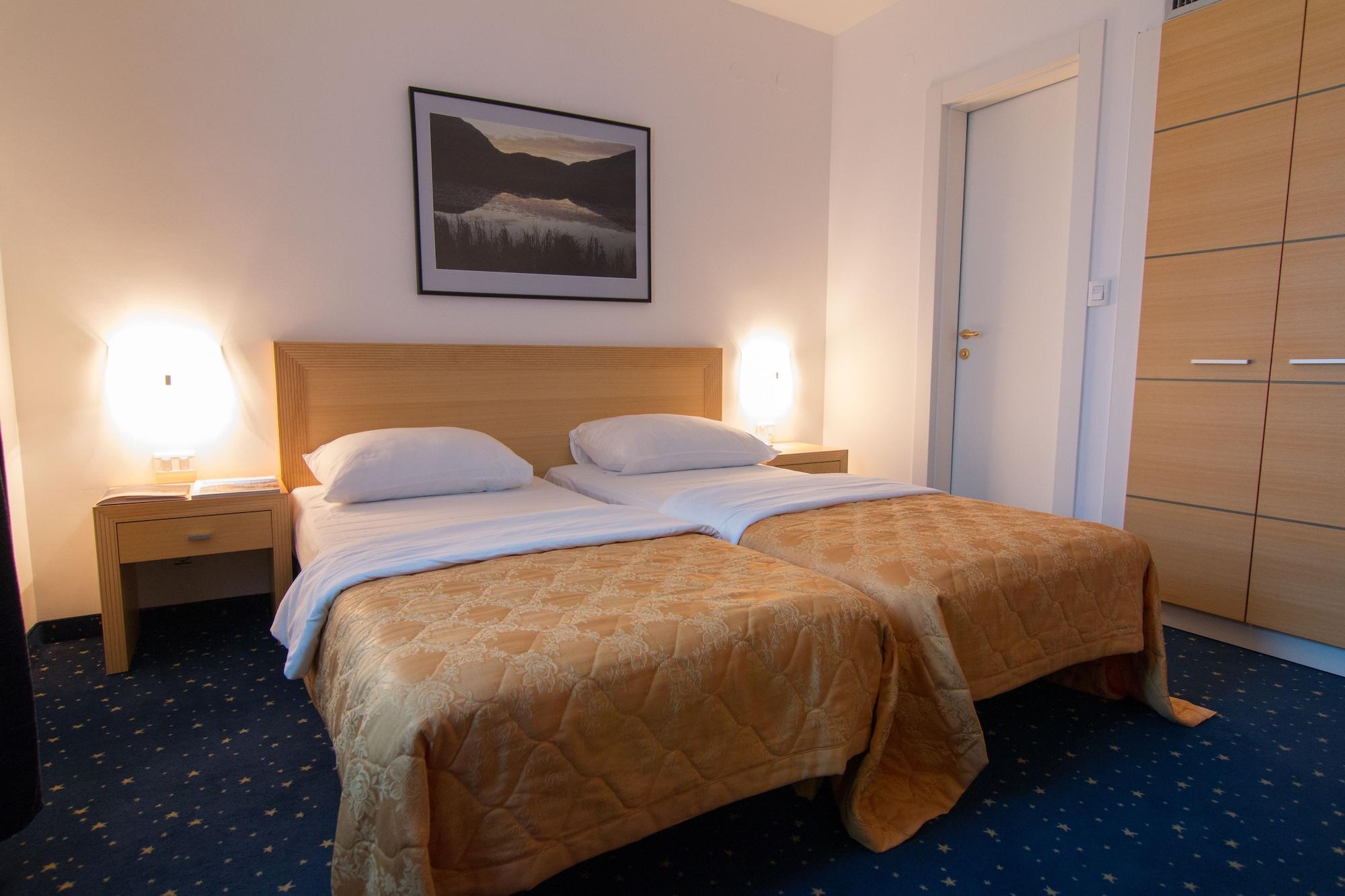Hotel Blue Star Будва Экстерьер фото