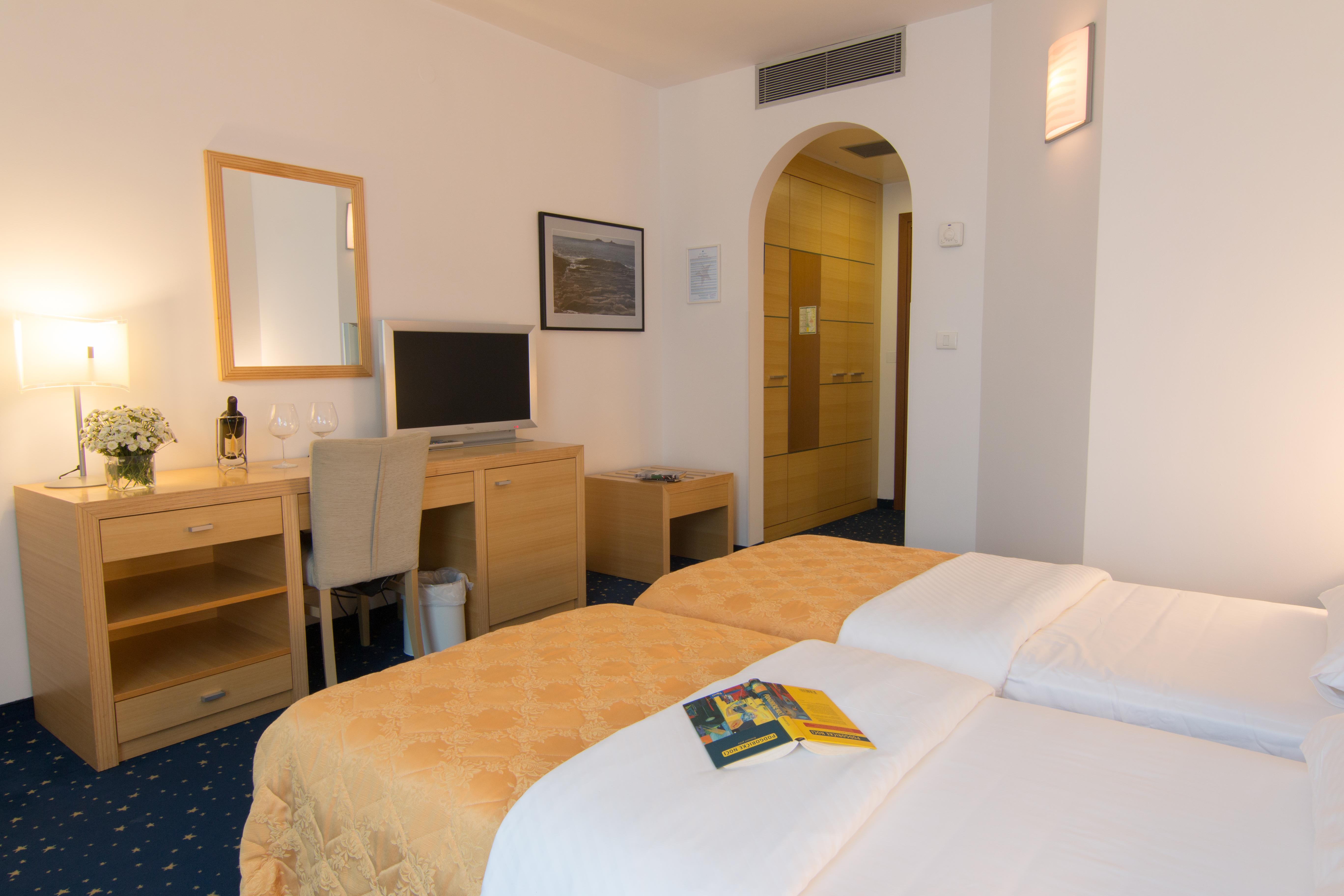 Hotel Blue Star Будва Экстерьер фото