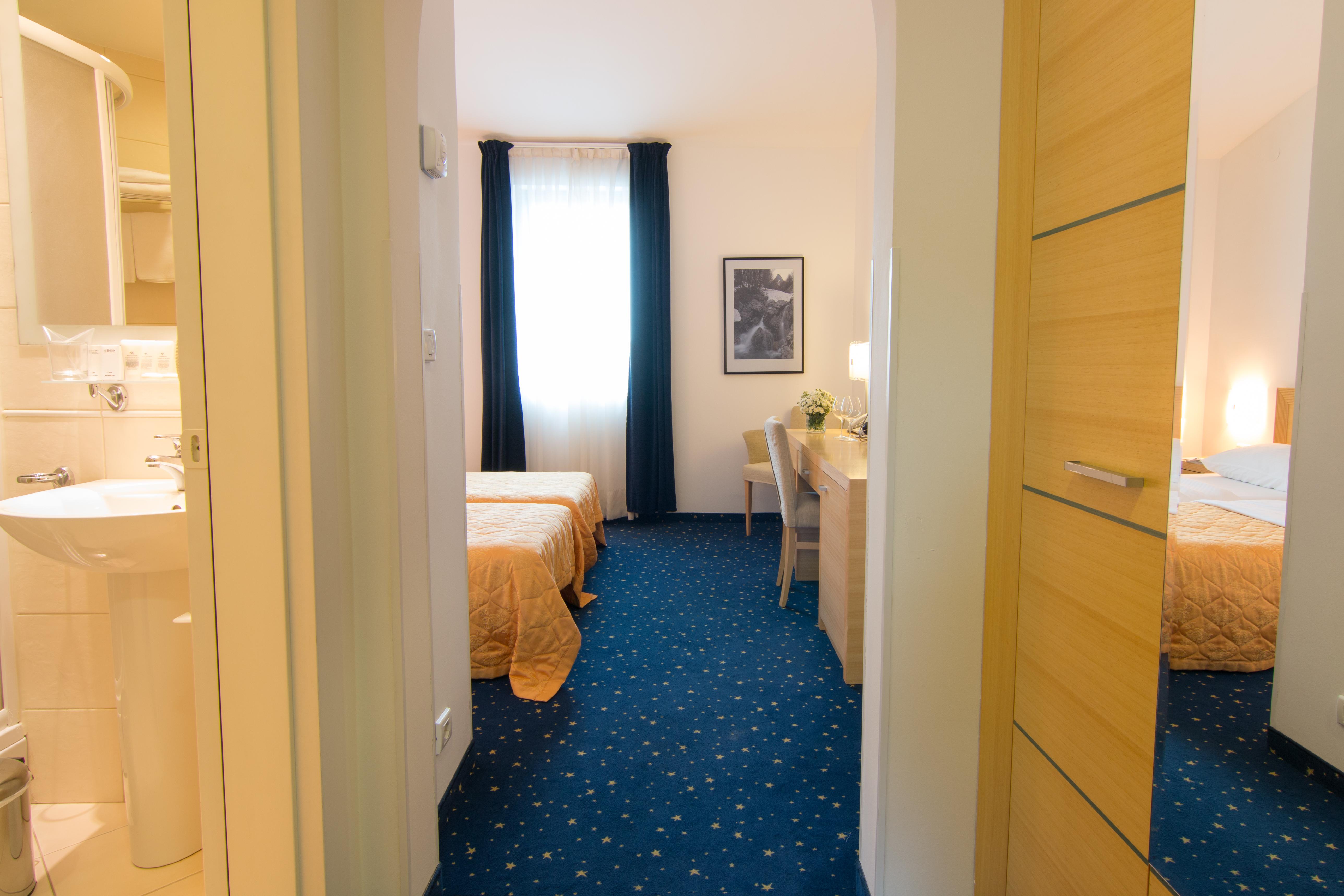 Hotel Blue Star Будва Экстерьер фото