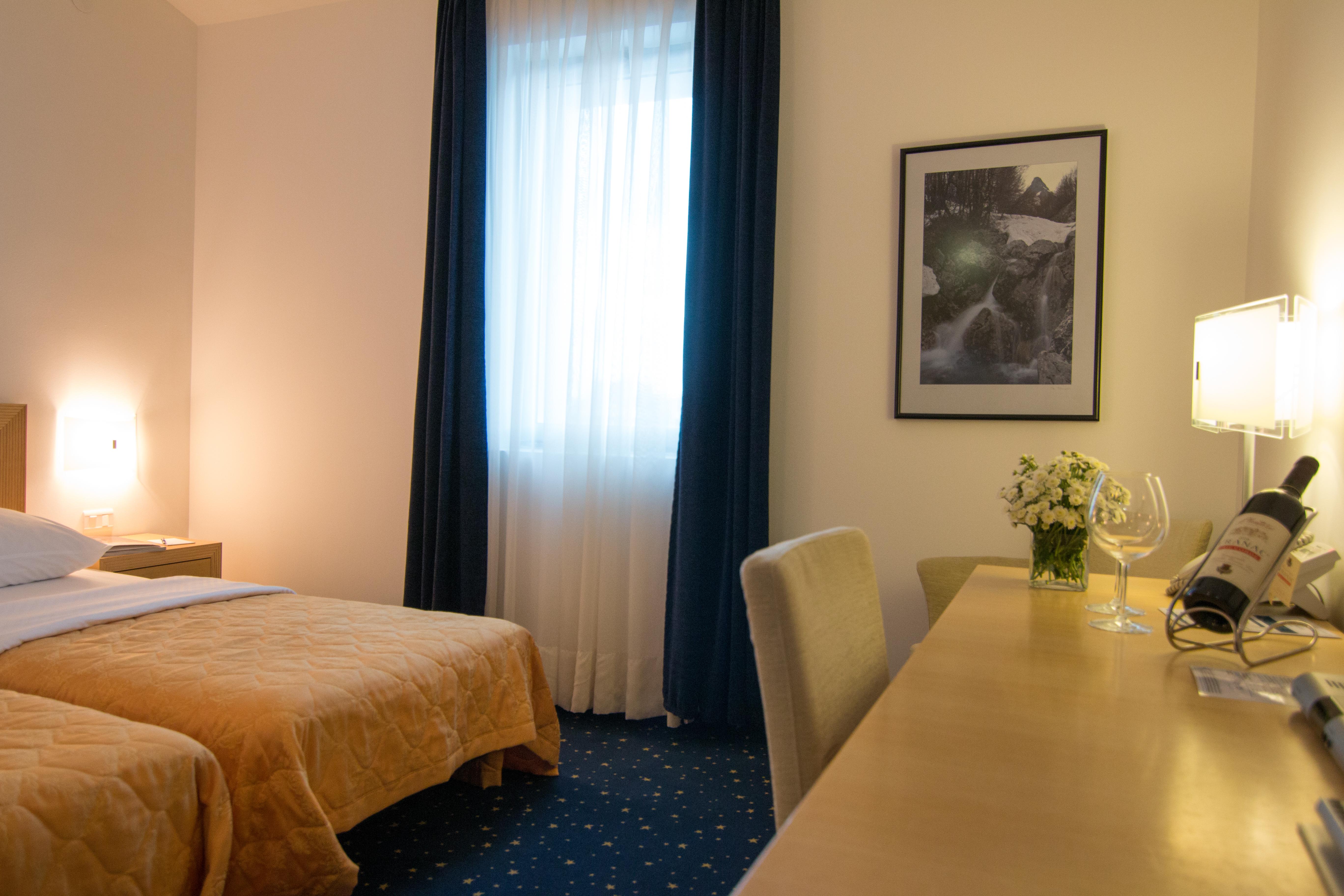 Hotel Blue Star Будва Экстерьер фото