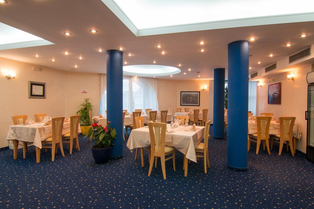 Hotel Blue Star Будва Экстерьер фото